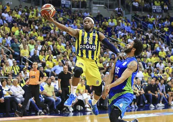 Fenerbahçe Doğuş, TOFAŞ'ı farklı geçti