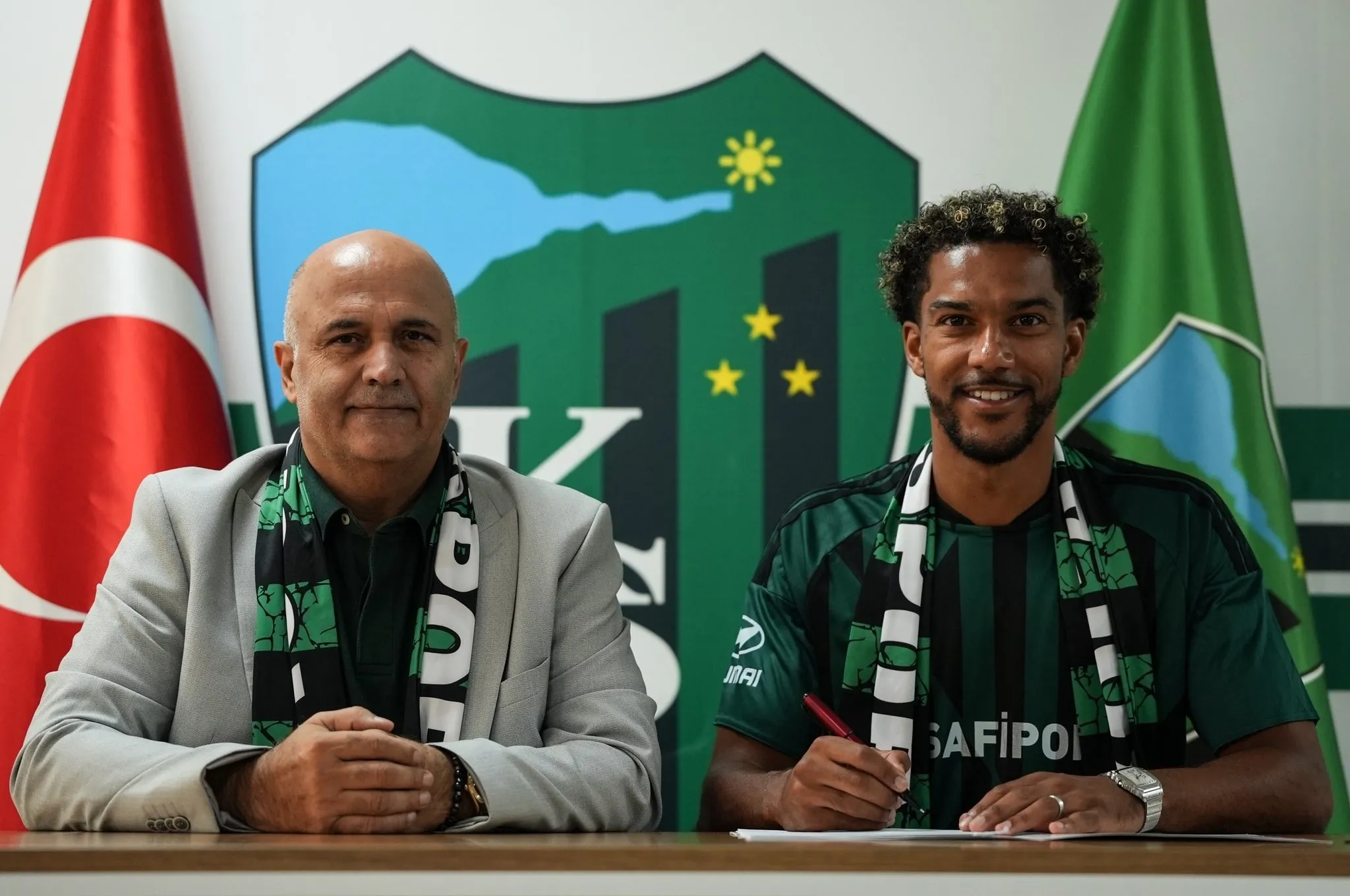 Kocaelispor, Florian Aye ile anlaştı