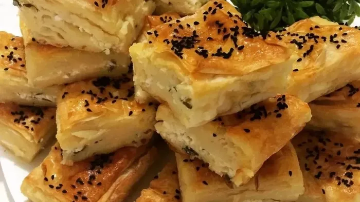 doldurusa-gelen-borek-tarifi-doldurusa-gelen-borek-yapilisi-malzemeleri-ve-puf-noktalari-1698067441271.jpeg DOLDURUŞA GELEN BÖREK TARİFİ - Dolduruşa gelen börek yapılışı, malzemeleri ve püf noktaları... - 1