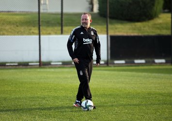 Beşiktaş'ta Sergen Yalçın tesislere geldi!