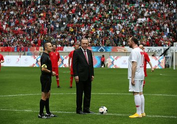 Başkan Erdoğan 'Şöhretler Karması' maçını başlattı
