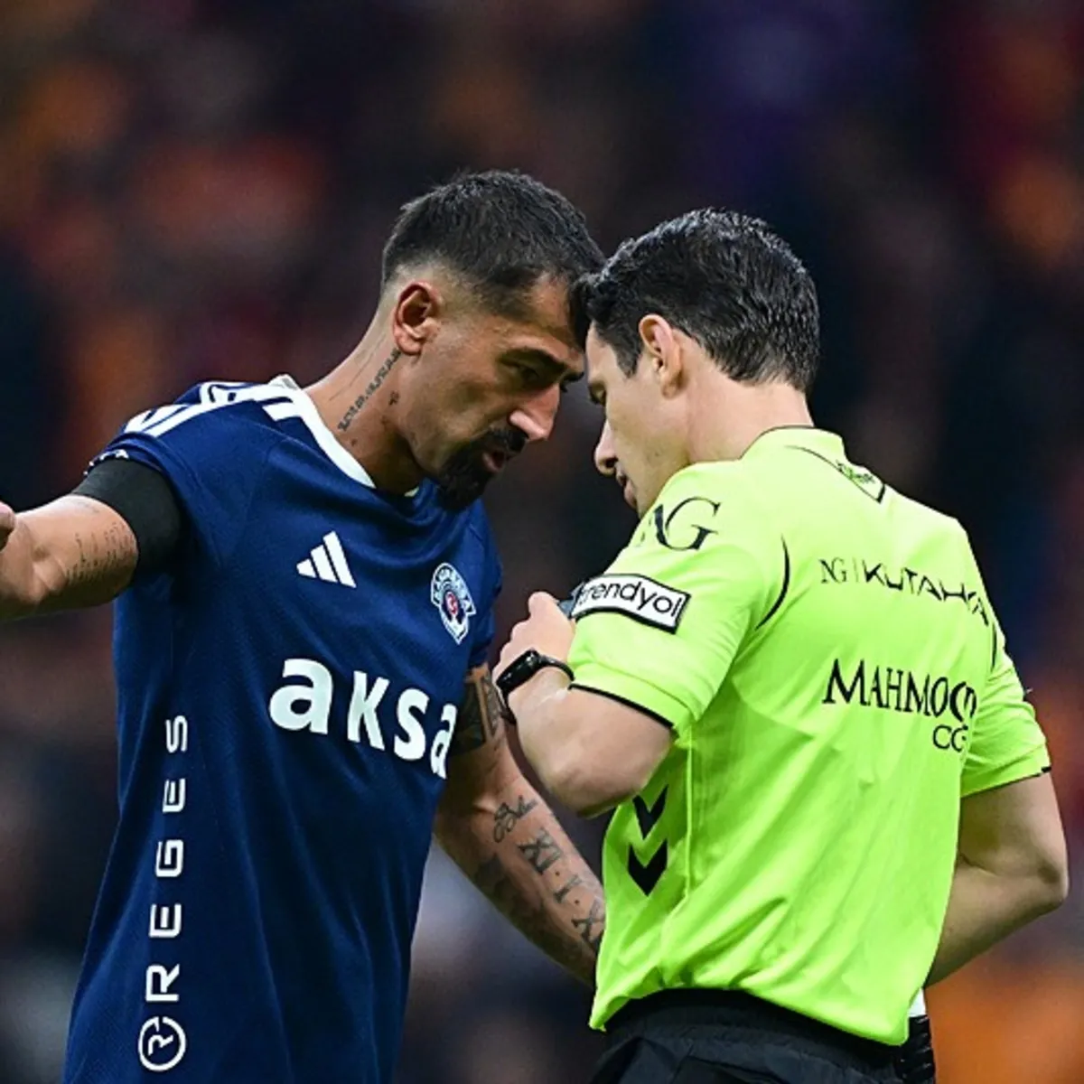 Galatasaray taraftarlarından Kerem Demirbay'a tepki!
