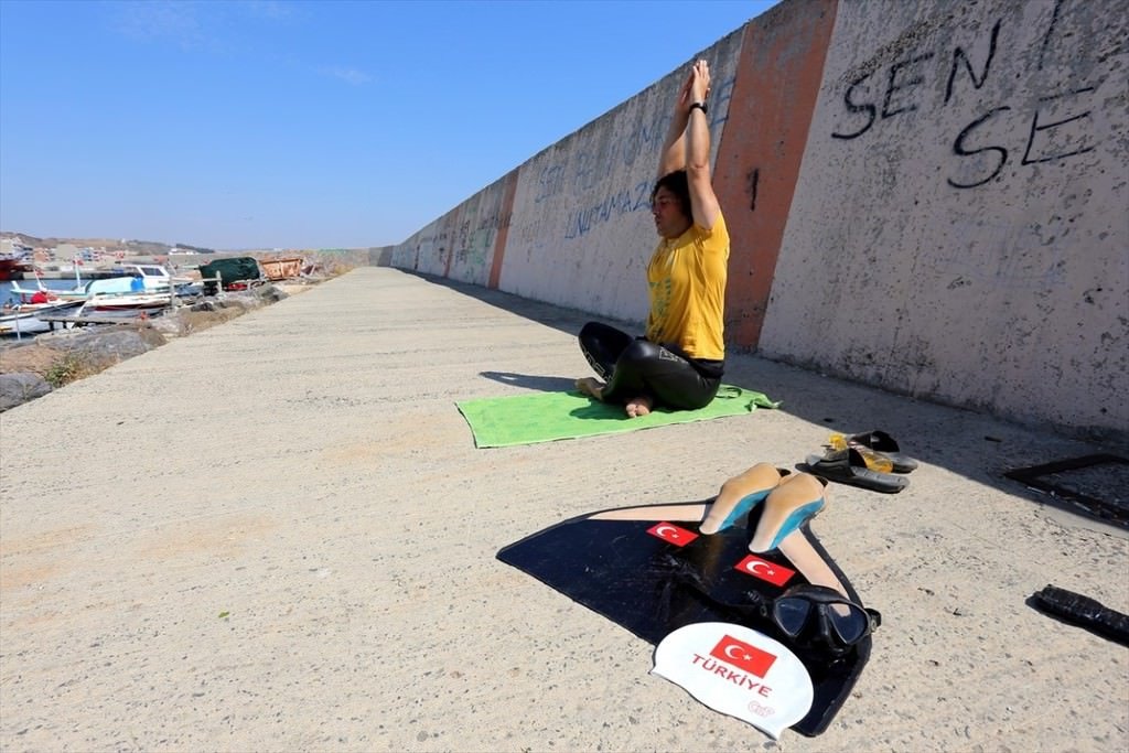Çocukluğunda düştüğü denizden dünya rekoruyla çıktı