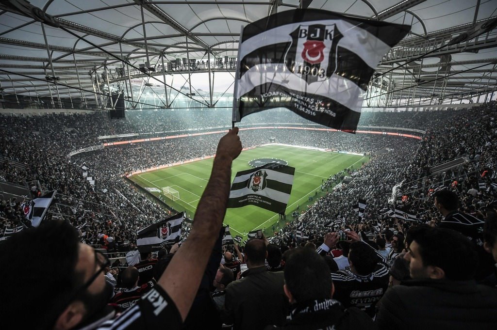 Vodafone Arena’daki ilk maçta tanıdık isimler
