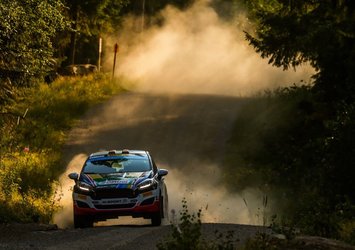 Finlandiya Rallisi'ni Tanak kazandı