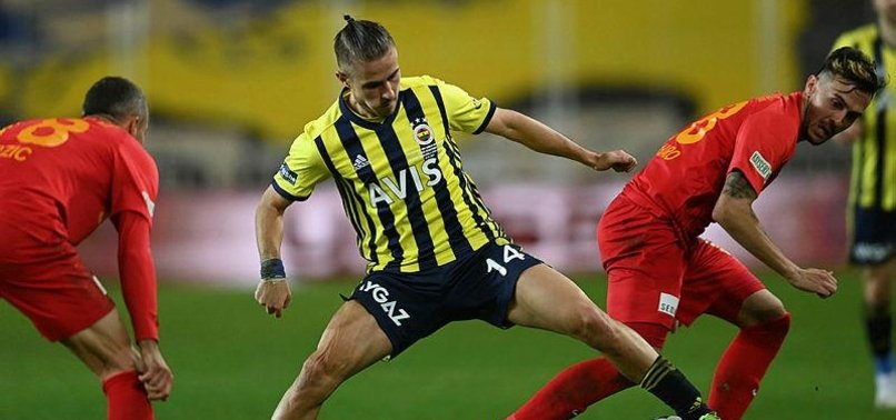 Mesut Özil geldi Dimitrios Pelkas yükselişe geçti!