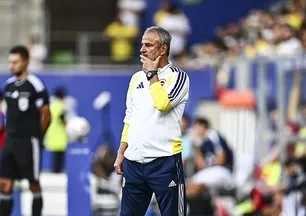 Fenerbahçe’den sürpriz forvet hamlesi!