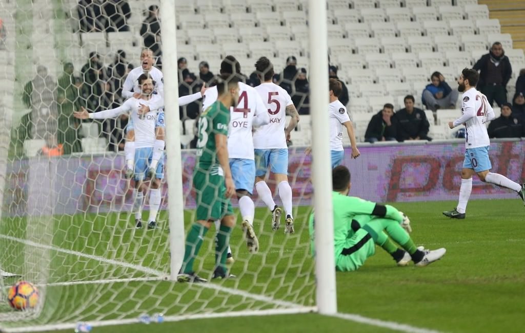 Bursaspor-Trabzonspor karşılaşmasından kareler