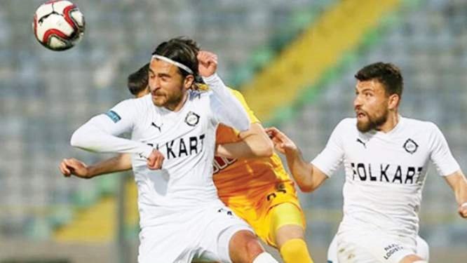 Galatasaray’a transferini sosyal medyadan açıkladı!