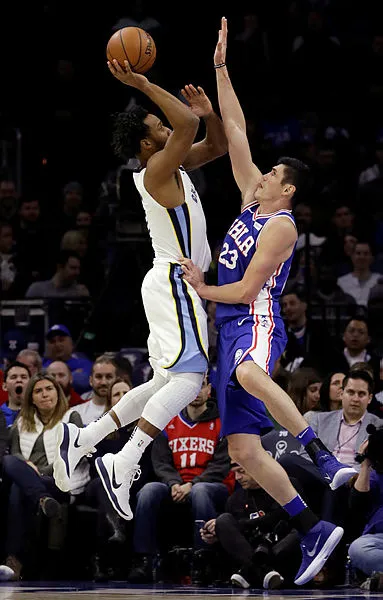 Howard'dan 32 sayı, 30 ribaunt - 3