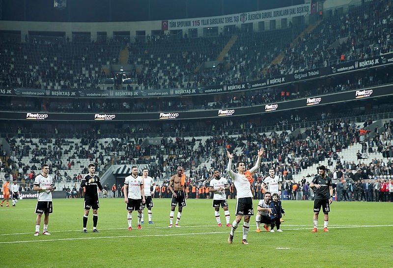 Beşiktaş tribünlerinde yenge rüzgarı
