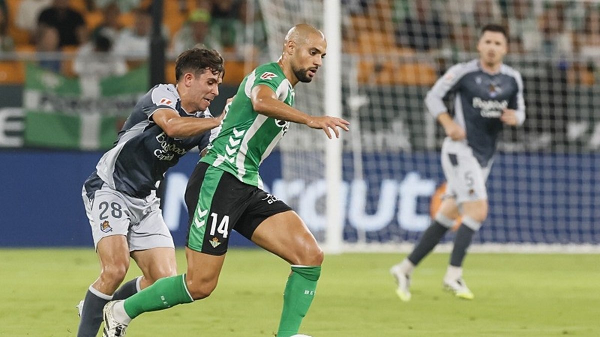 Real Betis'te Sofyan Amrabat seferberliği! Taraftarlar harekete geçti! Real Betis'te Sofyan Amrabat seferberliği! Taraftarlar harekete geçti!