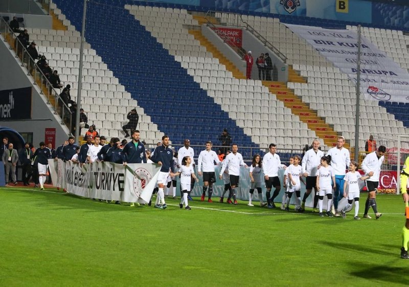 Kasımpaşa - Beşiktaş maçından kareler