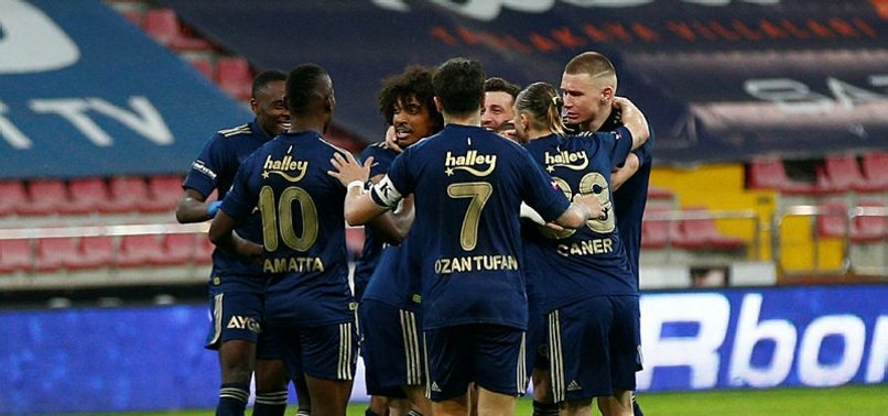 Fenerbahçe'de bombalar patlıyor! 2 isim bitmek üzere