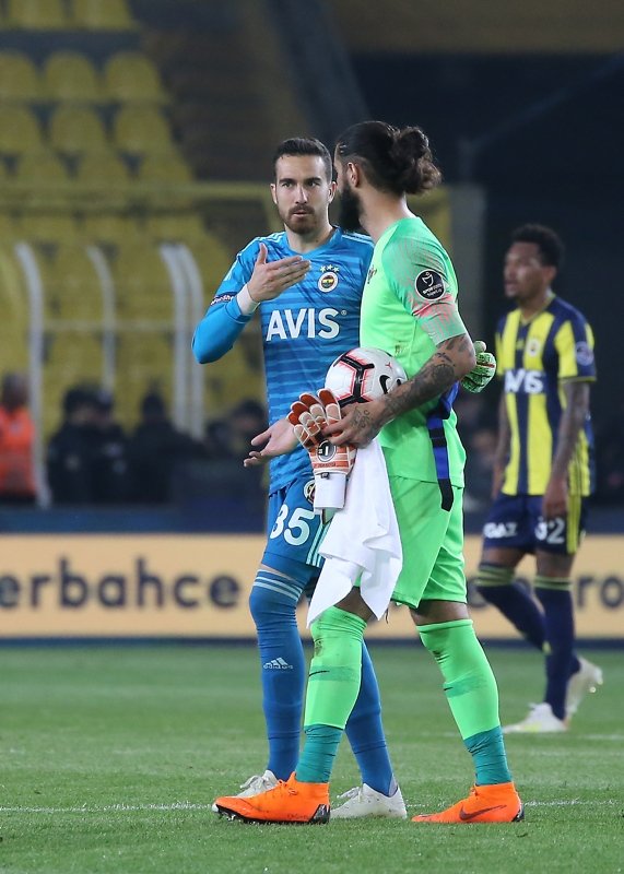 Fenerbahçe, Asmir Begovic transferini bitiriyor
