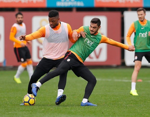 Galatasaray’da Nagatomo sürprizi