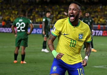 Neymar Pele'yi geçti!