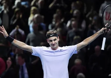 Federer namağlup yarı finale çıktı