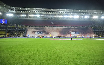 Fenerbahçe taraftarlarından Kadıköy’de koreografi şöleni!