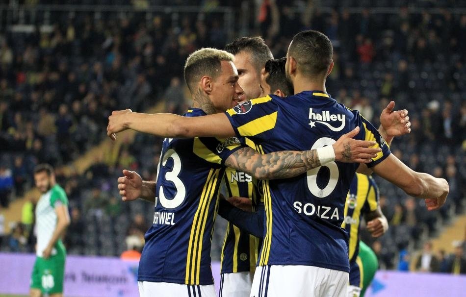 Galatasaray - Fenerbahçe derbisi öncesi ortam ısınıyor