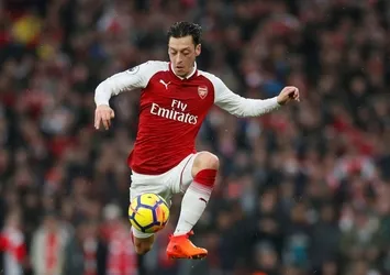 "Mesut Özil Barcelona'da"
