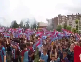 Öğrenciler karnelerini Trabzonspor formalarıyla aldılar