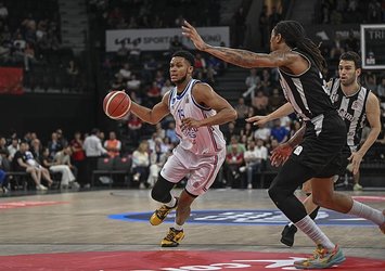 A. Efes seride öne geçti!