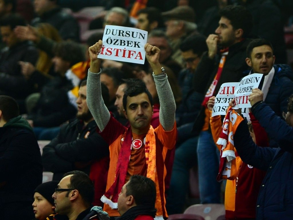 Türk Telekom Arena’da istifa sesleri!