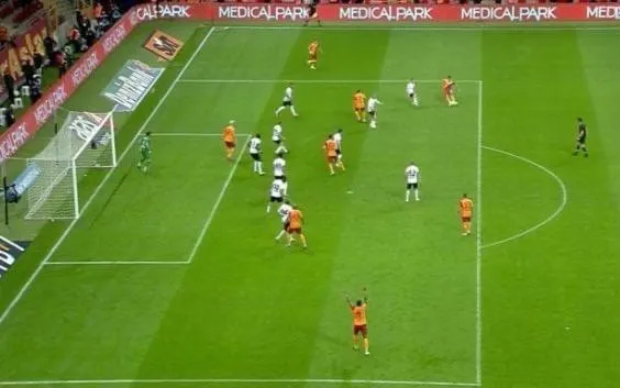 Galatasaray - Gaziantep FK maçında tartışılan pozisyon! Beşiktaş da o anı paylaştı - 3