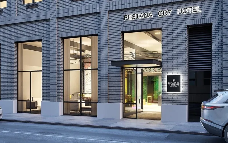 Cristiano Ronaldo'dan bir otel daha! 4. otelini New York'ta açtı - 1