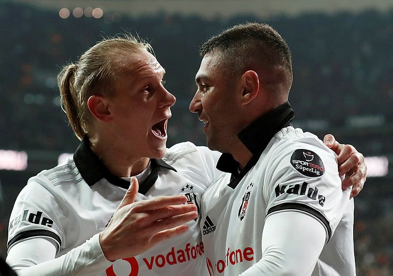 Beşiktaş’a yeni yıldızları Vida getirecek!