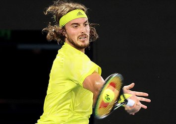 Tsitsipas'tan muhteşem dönüş!