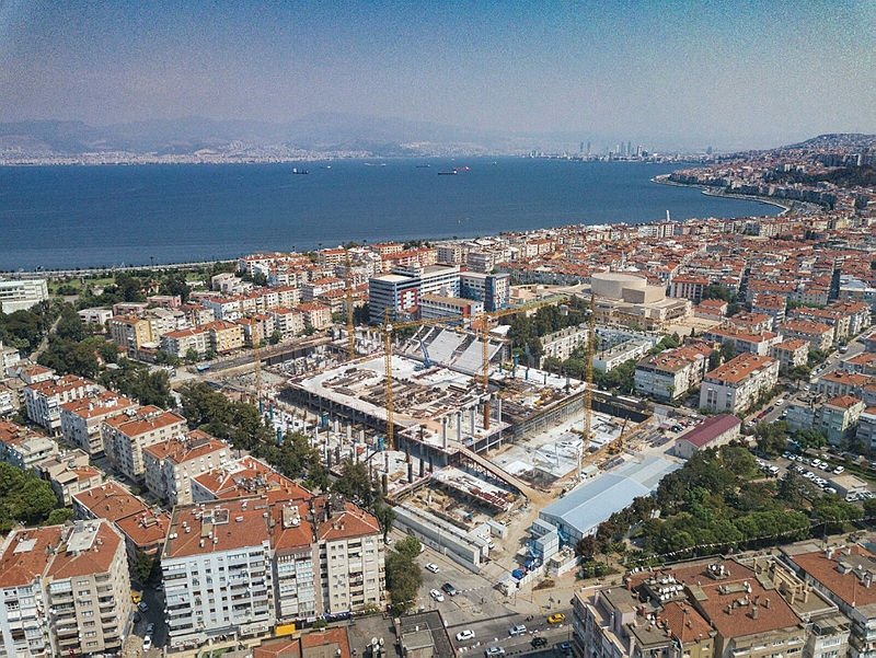 Göztepe Stadı yükseliyor