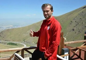 Uğur yeni bir sayfa açtı