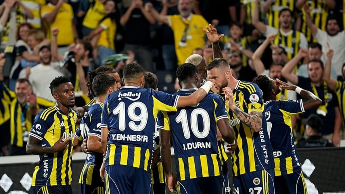 Fenerbahçe UEFA Avrupa Ligi kadrosunu açıkladı Fenerbahçe UEFA Avrupa Ligi kadrosunu açıkladı