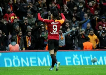 Falcao döndü!