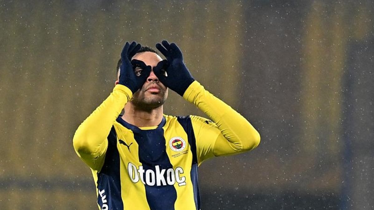 Fenerbahçe farkı eritiyor! İşte Süper Lig'de güncel puan durumu (2024/25 sezonu 26. hafta) Fenerbahçe farkı eritiyor! İşte Süper Lig'de güncel puan durumu (2024/25 sezonu 26. hafta)