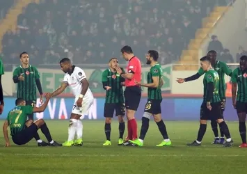 Akhisarspor - Beşiktaş maçında kural hatası!
