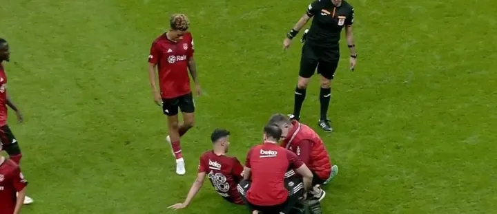 Beşiktaş'ta sakatlık şoku! Oyuna devam edemedi - 1