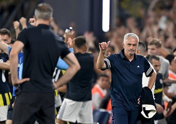Dış basın: Mou, Van Persie'ye ders verdi!