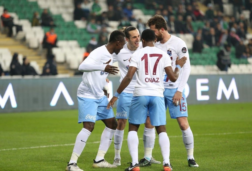 Bursaspor-Trabzonspor karşılaşmasından kareler