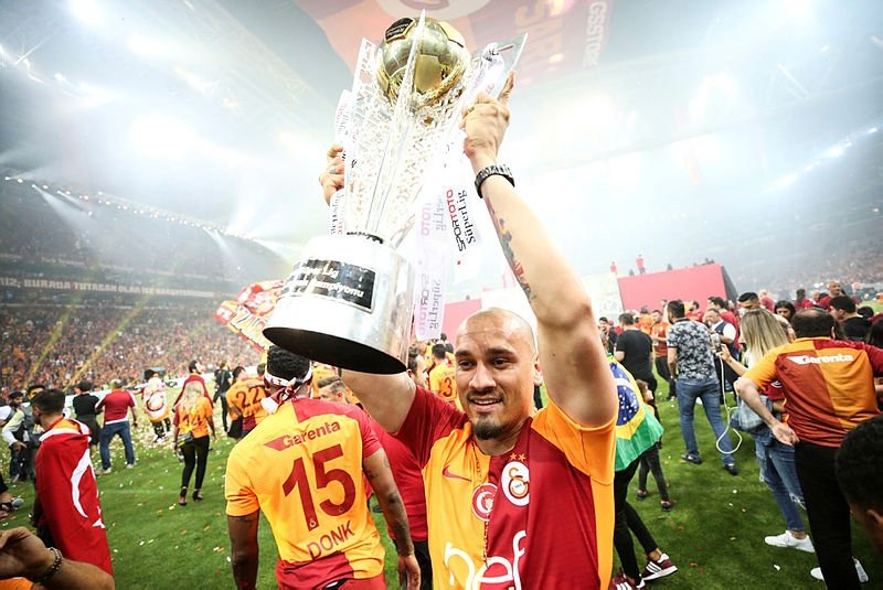 G.Saray’dan 9 milyon euro’luk Maicon planı