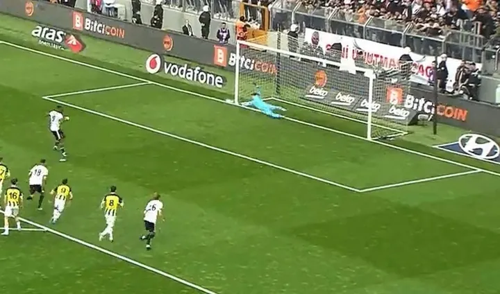 Beşiktaş - Fenerbahçe maçında penaltı kararı! Batshuayi atıştan yararlanamadı - 2
