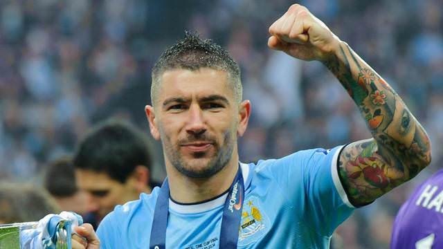 Beşiktaş’ta Kolarov transferi tamam!