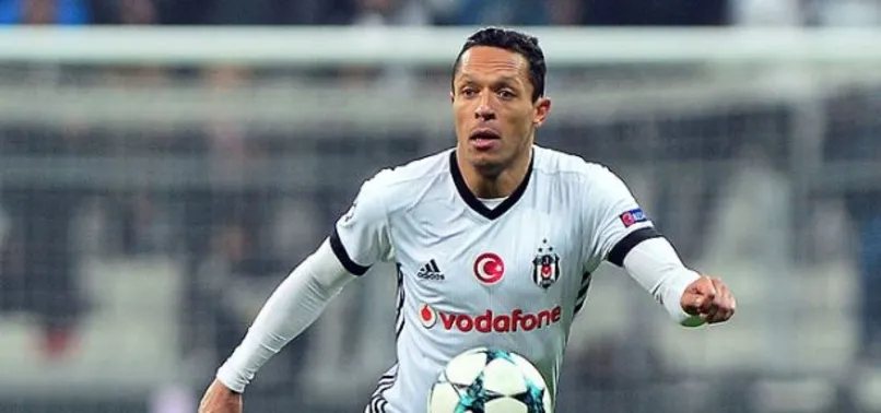 Beşiktaş'ta transfer bilmecesi! Adriano...