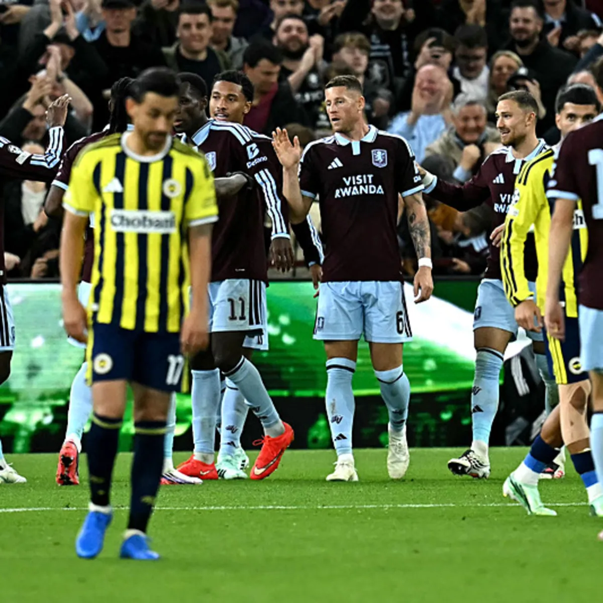 Fenerbahçe, Şampiyonlar Ligi'nde Aston Villa'ya 6-0 mağlup oldu
