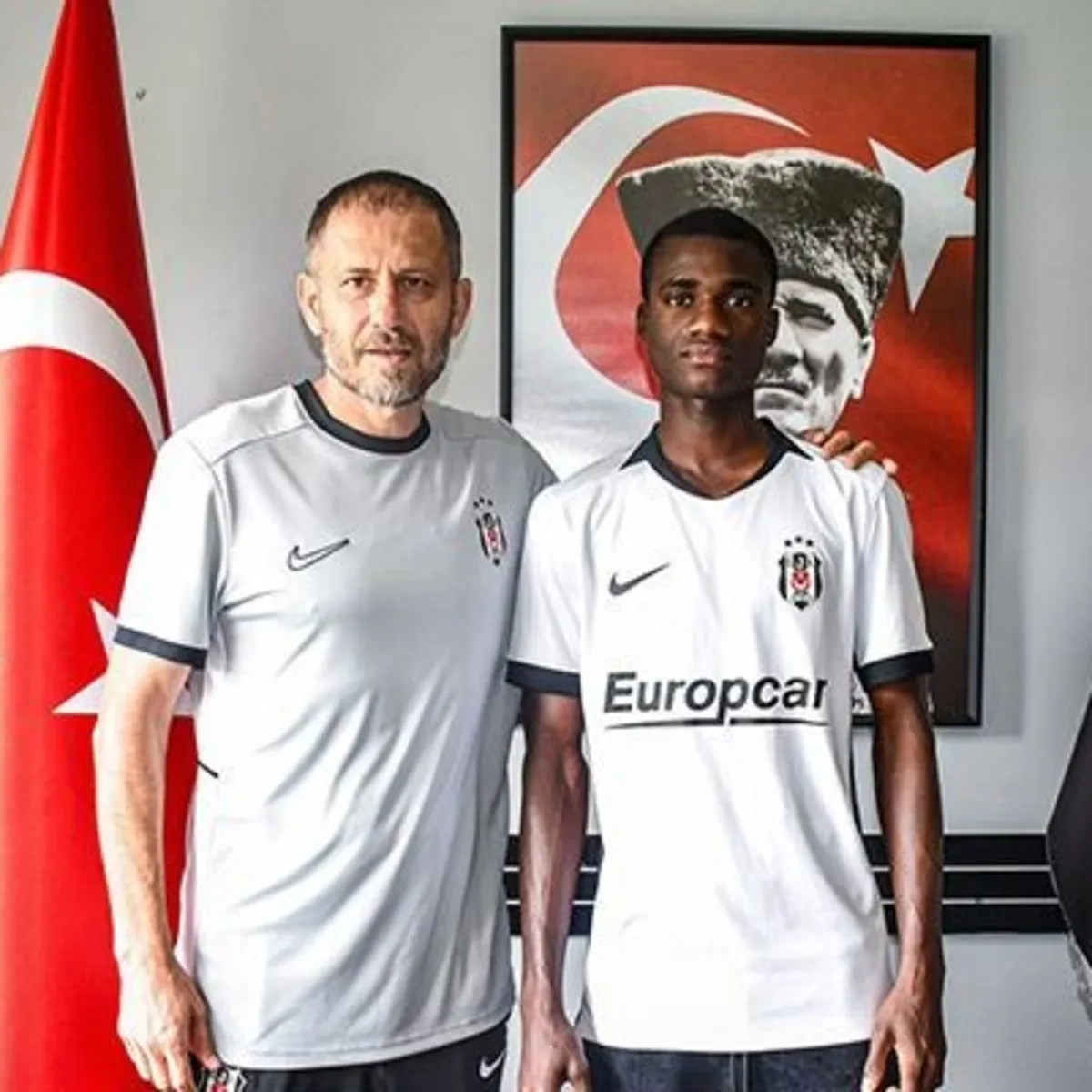 Beşiktaş'tan 14 yaşında orta saha transferi