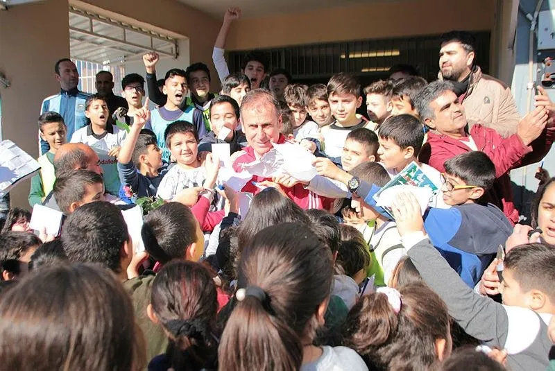 Abdullah Avcı Antalya’da öğrencilerle buluştu - 1