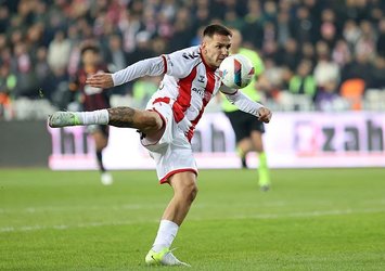 Trabzonspor teklifini iletti! Manaj apronda