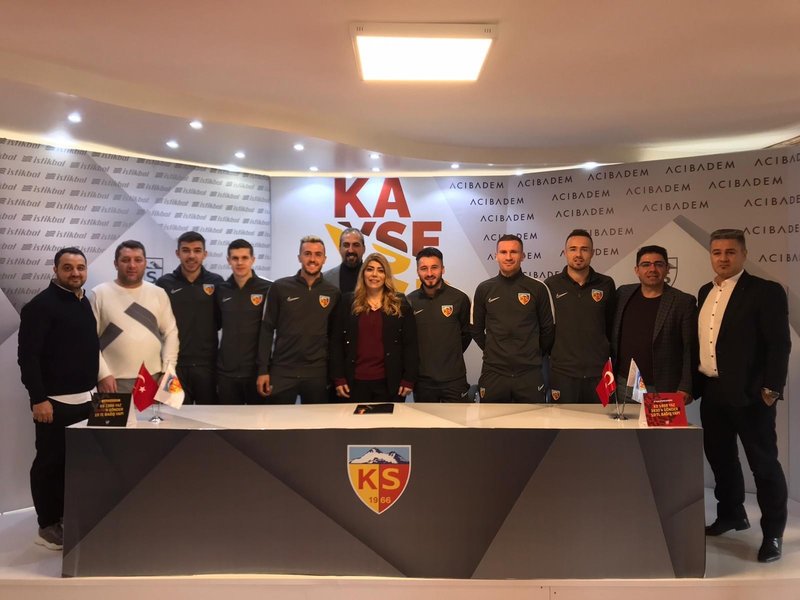 Hes Kablo Kayserispor’dan toplu imza töreni!